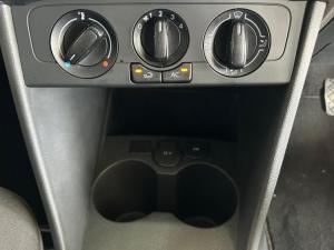 Volkswagen Polo Vivo hatch 1.6 Life - Image 14