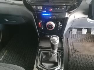 Mahindra XUV 3XO 1.2T MX2 manual