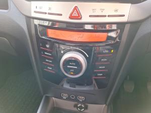 Mahindra XUV300 1.2T W8 - Image 14