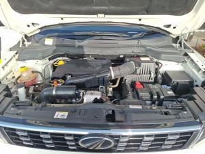 Mahindra XUV300 1.2T W8 - Image 17