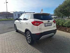 Mahindra XUV300 1.2T W8 - Image 19