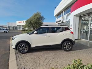 Mahindra XUV300 1.2T W8 - Image 20