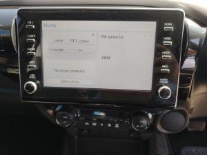 Toyota Hilux 2.8GD-6 double cab Raider auto - Image 13