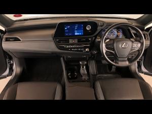 Lexus ES 250 EX - Image 6
