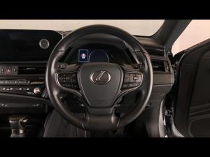 Lexus ES 250 EX - Image 8