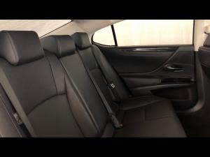 Lexus ES 250 EX - Image 12