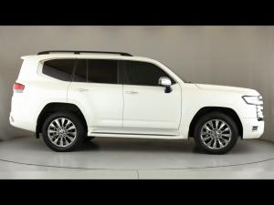 Toyota Land Cruiser 300 3.5T ZX - Image 3
