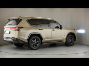 Lexus LX 500d Overtrail - Image 2