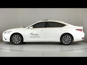 Lexus ES 300h EX - Image 22