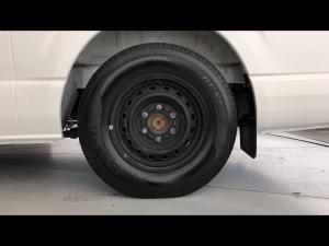 Toyota Hiace 2.5D-4D Ses-fikile 16-seater - Image 21