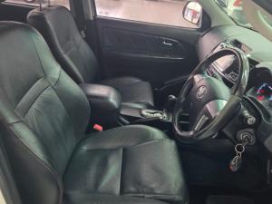 Toyota Fortuner 3.0D-4D Raised Body automatic - Image 12