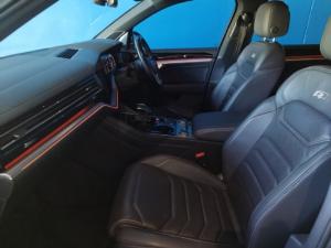 Volkswagen Touareg V6 TDI Executive R-Line - Image 12
