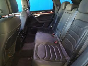 Volkswagen Touareg V6 TDI Executive R-Line - Image 13