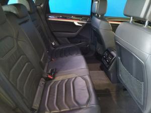 Volkswagen Touareg V6 TDI Executive R-Line - Image 8