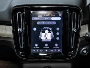 Volvo XC40 B4 Plus Dark - Image 10