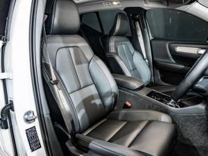 Volvo XC40 B4 Plus Dark - Image 14
