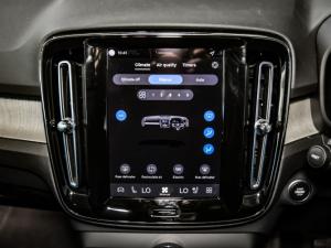 Volvo XC40 B4 Plus Dark - Image 20