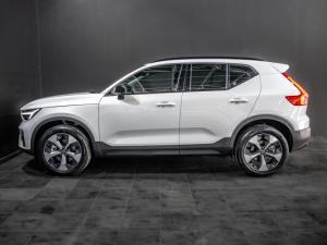 Volvo XC40 B4 Plus Dark - Image 2