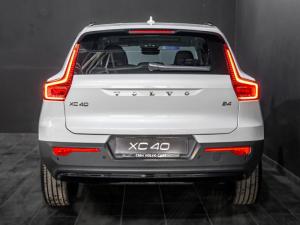 Volvo XC40 B4 Plus Dark - Image 4