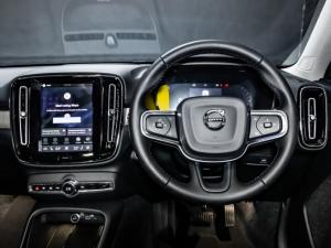 Volvo XC40 B4 Plus Dark - Image 6