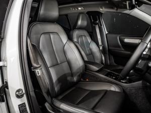 Volvo XC40 B4 Plus Dark - Image 7