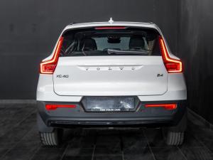 Volvo XC40 B4 Plus Dark - Image 10