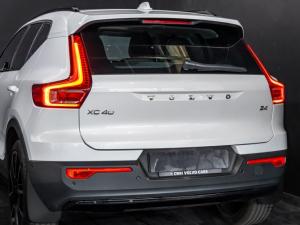 Volvo XC40 B4 Plus Dark - Image 3
