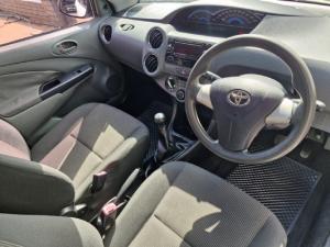 Toyota Etios hatch 1.5 Sprint - Image 8