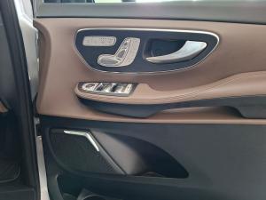 Mercedes-Benz V-Class V300d Exclusive - Image 6