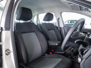 Volkswagen Polo Vivo hatch 1.4 Life - Image 10