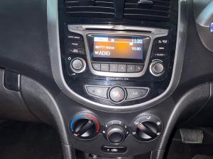 Hyundai Accent sedan 1.6 Fluid auto - Image 18