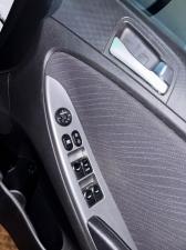 Hyundai Accent sedan 1.6 Fluid auto - Image 24