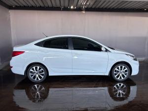 Hyundai Accent sedan 1.6 Fluid auto - Image 4