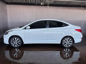 Hyundai Accent sedan 1.6 Fluid auto - Image 5