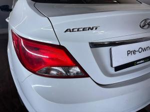 Hyundai Accent sedan 1.6 Fluid auto - Image 9