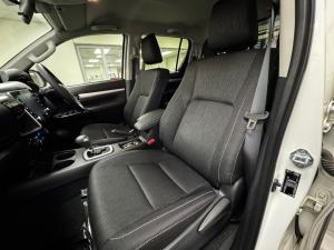 Toyota Hilux 2.8GD-6 48V double cab Raider - Image 7