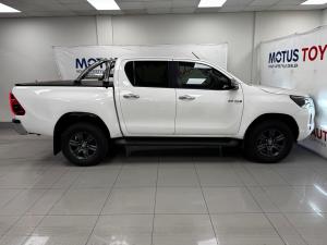 Toyota Hilux 2.8GD-6 48V double cab Raider - Image 3