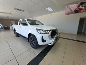 Toyota Hilux 2.4GD-6 Xtra cab Raider manual - Image 1