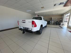 Toyota Hilux 2.4GD-6 Xtra cab Raider manual - Image 2