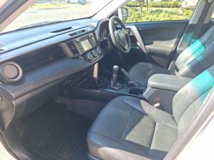 Toyota RAV4 2.0 GX - Image 7