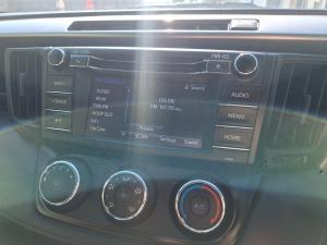 Toyota RAV4 2.0 GX - Image 13