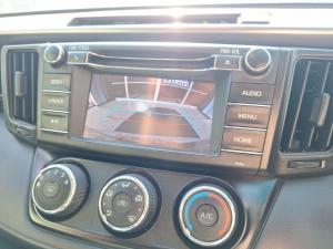 Toyota RAV4 2.0 GX - Image 14