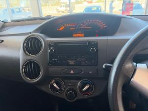 Toyota Etios hatch 1.5 Sprint - Image 9