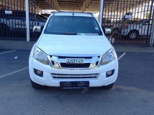 Isuzu KB 300D-Teq Extended cab 4x4 LX - Image 4
