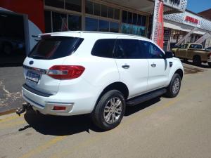 Ford Everest 2.2TDCi XLT - Image 2