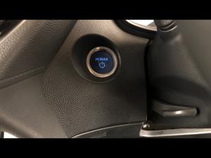 Toyota Corolla Cross 1.8 Hybrid XS - Image 16