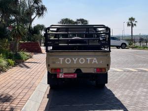 Toyota Land Cruiser 79 4.5D-4D V8 double cab LX - Image 5