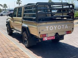 Toyota Land Cruiser 79 4.5D-4D V8 double cab LX - Image 12