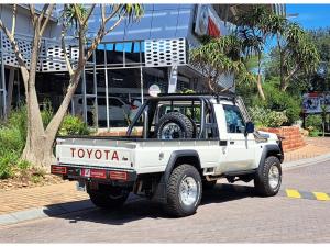 Toyota Land Cruiser 79 2.8GD-6 single cab auto - Image 2