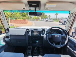 Toyota Land Cruiser 79 4.5D-4D V8 double cab LX - Image 6